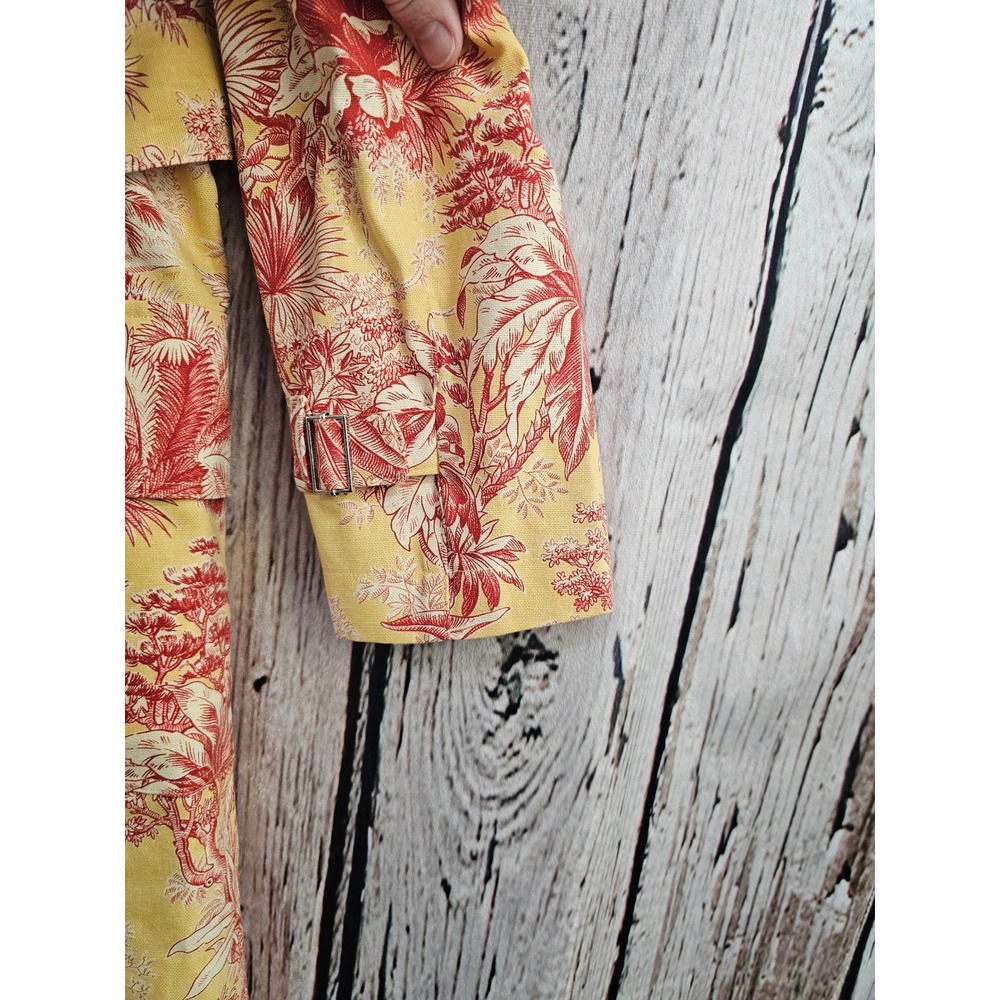 Gabriele Geppert Trench Coat Womens 42 Yellow Red Toile Horse Graphic Belted EUC - Picture 3 of 7